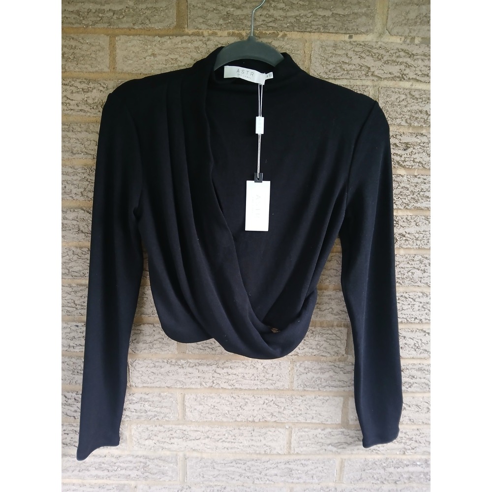 NWT ASTR The Label Women's Black Cropped Long Sleeve Wrap Shirt Sz M